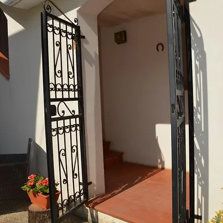 Casolare Le Querce Feriehus *