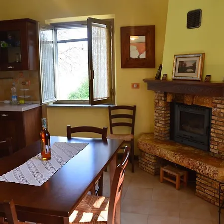 Holiday home Casolare Le Querce